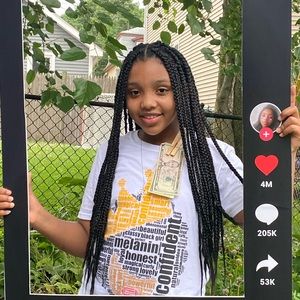 Meet your Posher, Ariana